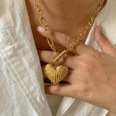 Concha Necklace