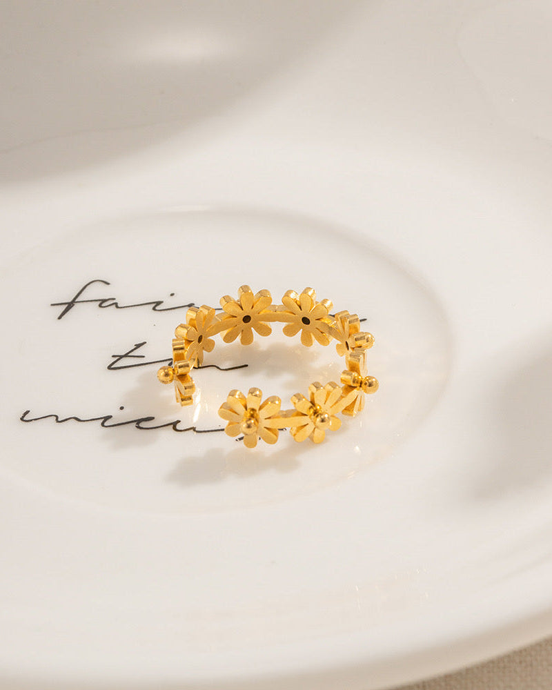 Daisies Ring