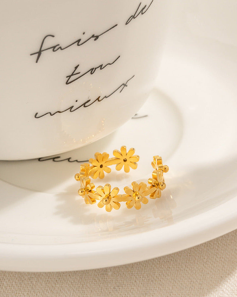 Daisies Ring