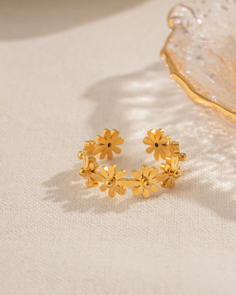 Daisies Ring