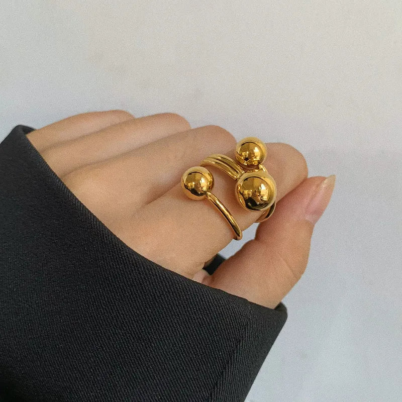 Day 13 - Sphere Ring Gold/Silver