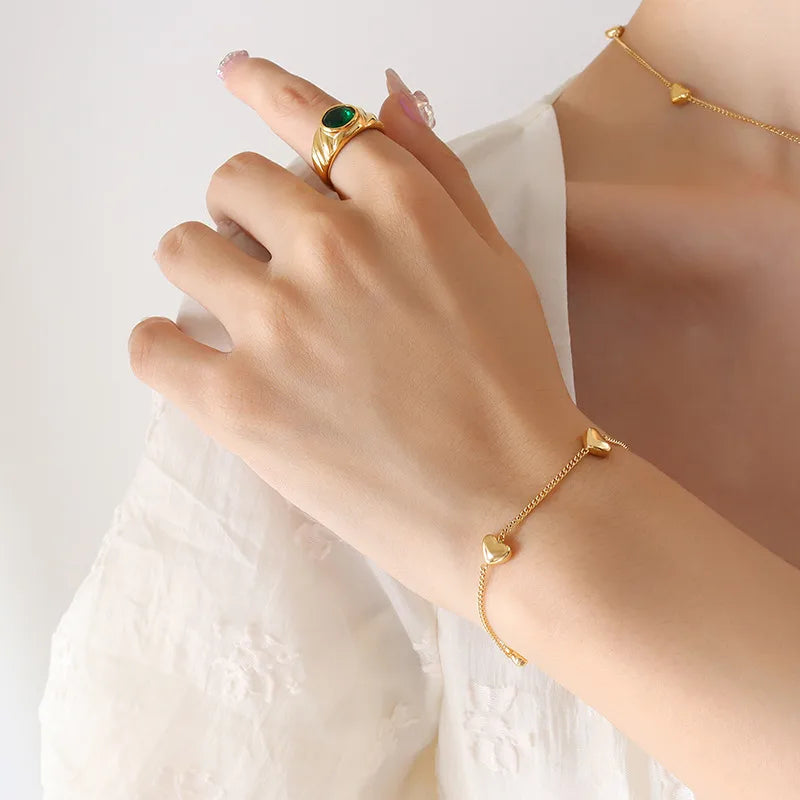 Gold Heart Bracelet – Dainty & Elegant Everyday Jewelry