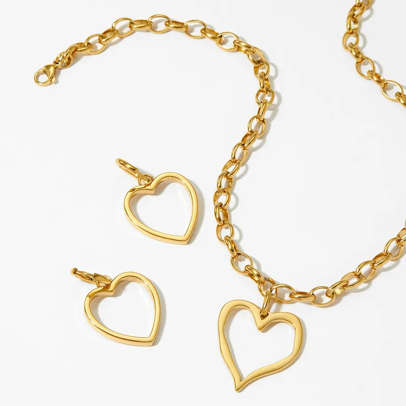 Chunky Hollow Heart Necklace – Bold & Elegant Statement Jewelry