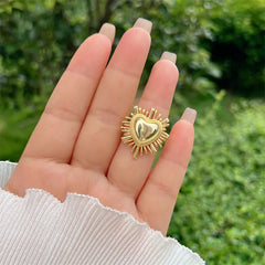 Sacred Heart Ring – Vintage-Inspired Gold Statement Ring